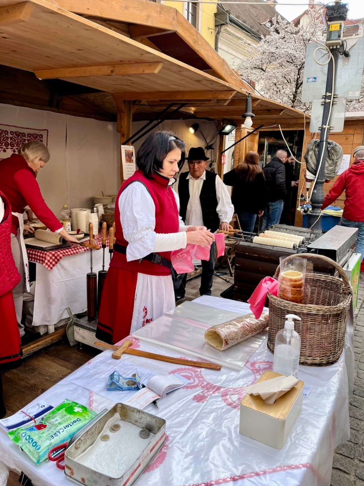 Yerel Pazar: Kürtőskalács & Lángos